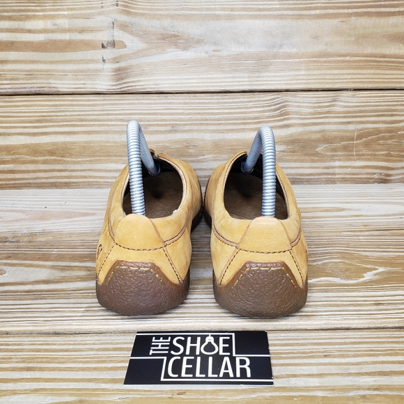 Born Shoes Women’s W1241 Slip On Split Toe Leather Shoes - Picture 4 of 11